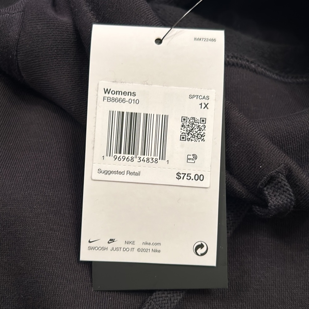Nike Oversized Fit Plus Sweatshirt - Picture 7 of 9